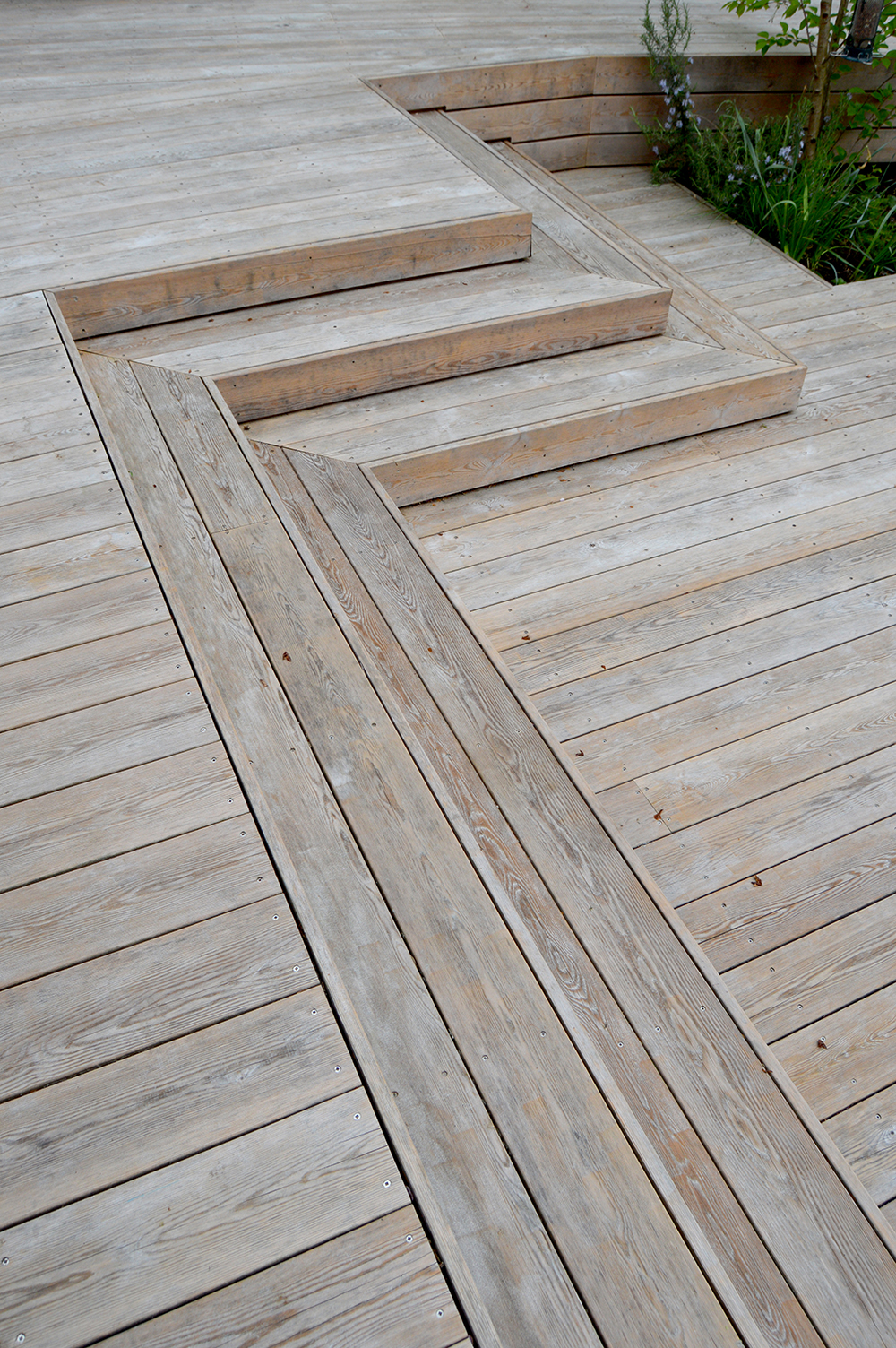 bristol hillside garden design cantilevered deck detail